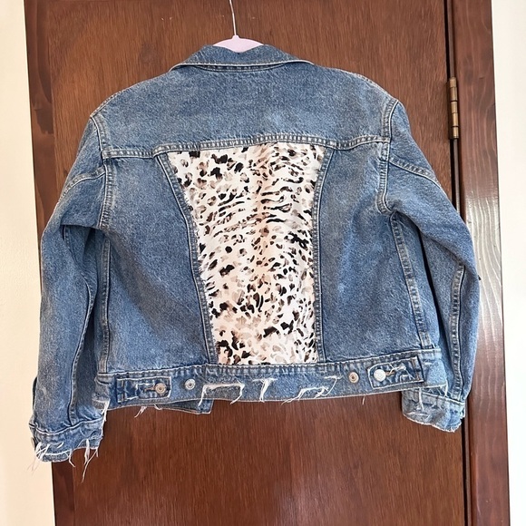 Up cycle denim jacket distressed petite old navy XS animal print leopard jean - Picture 4 of 11